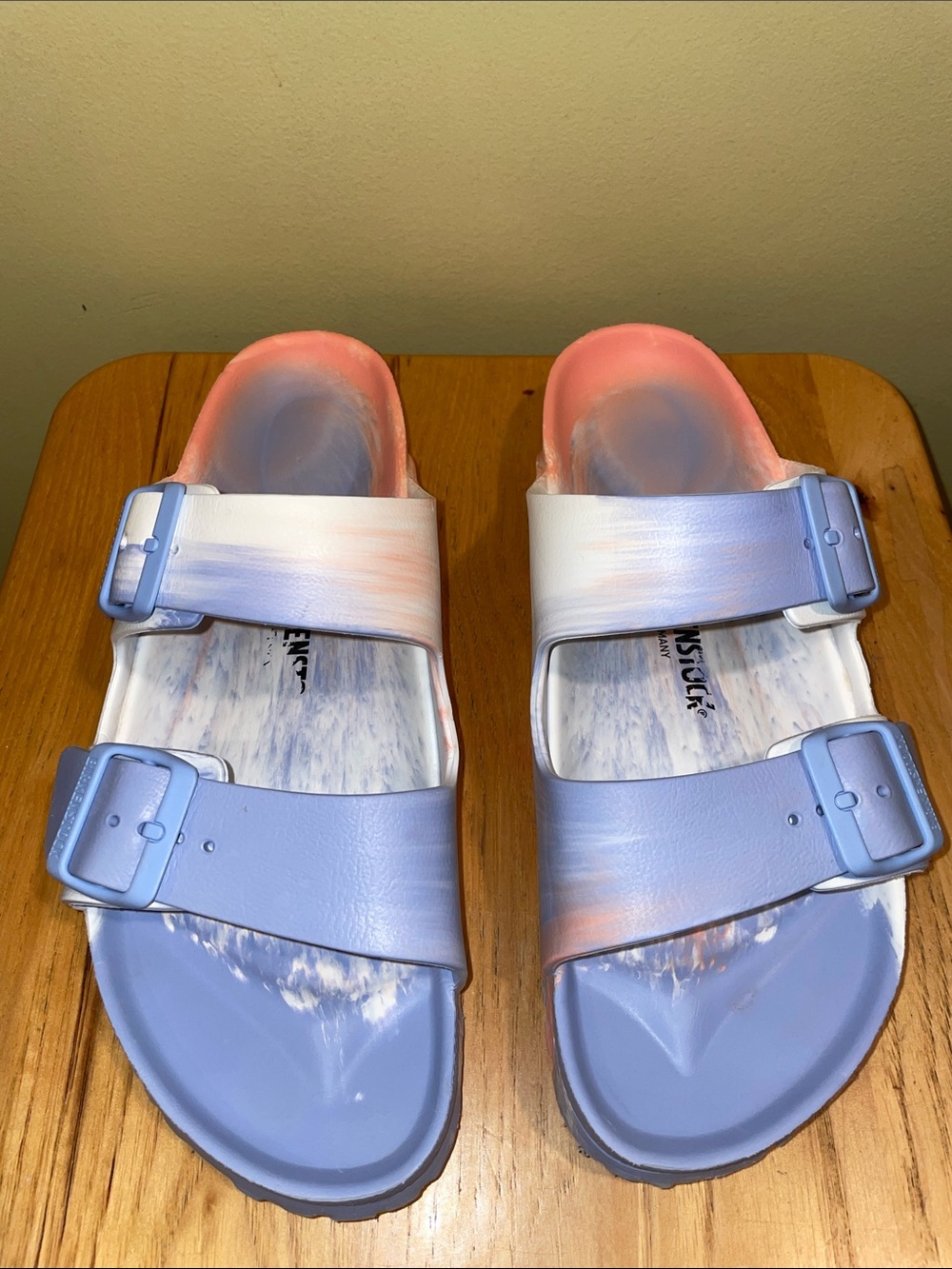 BIRKENSTOCK Arizona EVA Sandals Size 9.5 • Waterproof Lightweight Slip‑Resistant
